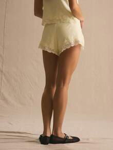 MUSERA 中腰蕾丝下摆纽扣前襟亚麻飘逸套装短裤，春夏舒适可爱日常少女度假春季穿搭休闲复活节 Casa De Muse - 淡黃色 - 查看 4