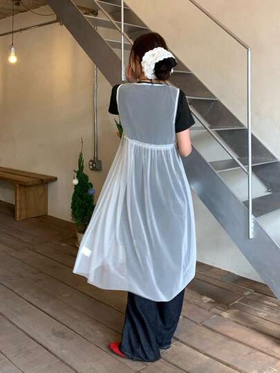 DAZY Women's Round Neck Solid Color Sleeveless Layered Korean Style Shirt