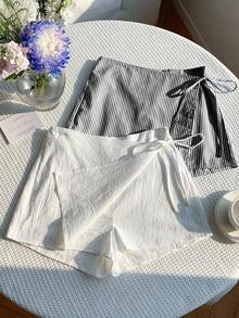 Comfortcana 2件套女士夏季休闲亚麻侧系带短裙裤，条纹和白色抽绳裹身短裤套装，适合海滩度假 - 黑與白 - 查看 6