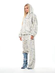 SUMWON WOMEN sweat-shirt à capuche oversize pour femmes avec imprimé serpent, clous et cordon de serrage. Avec poche centrale. Style streetwear - Nude - Voir 4