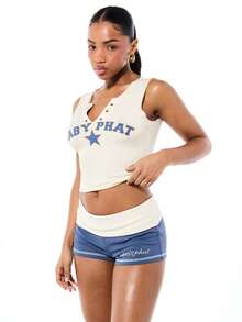 BABYPHAT Áo tank top cổ chữ V lấy cảm hứng từ phong cách vintage với chi tiết khoen kim loại và họa tiết logo ngôi sao. - Màu be - Xem 6