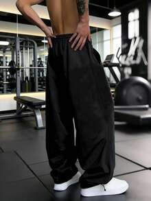 GymBeat 男士哥特印花抽绳腰带口袋运动裤 - 黑色 - 查看 2