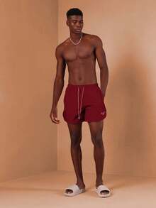 SUMWON Shorts de playa burdeos para hombres con cordón, ajuste regular, bajo curvo, traje de baño para vacaciones de verano - Rojo - Ver 4