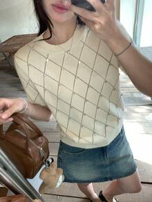 DAZY Women's Summer Unique Design Fitted Cropped Knit Top With Regular Shoulder - Black and White - View 4