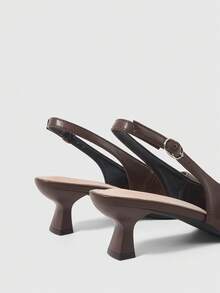 Sleekvia 女士经典简约时尚尖头高跟绑带鞋，适合职场通勤、轻奢约会、日常街头穿着，简约、优雅、舒适百搭。 - 棕色 - 查看 9