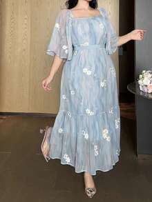 Dazy Plus Gaun Bordir Bunga Elegan Ukuran Plus, Gaun Musim Panas untuk Wanita - Baby Blue - View 3