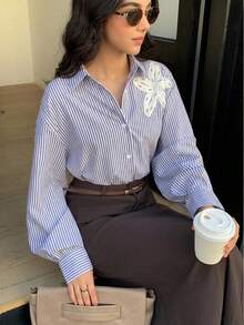 New Vintage Loose Casual 3D Floral Everyday Versatile Striped Shirt - Navy Blue - View 4
