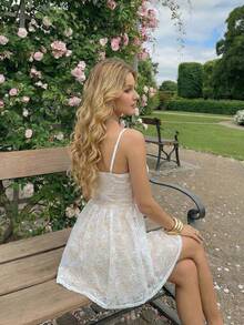 MainGRL 白色浪漫蕾丝连衣裙 - 白色 - 查看 2