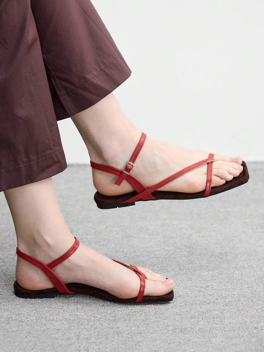 CUCCOO BIZCHIC 法式方头高档平底凉鞋 女士2026夏季新款露趾搭扣凉鞋 - 紅色 - 查看 1