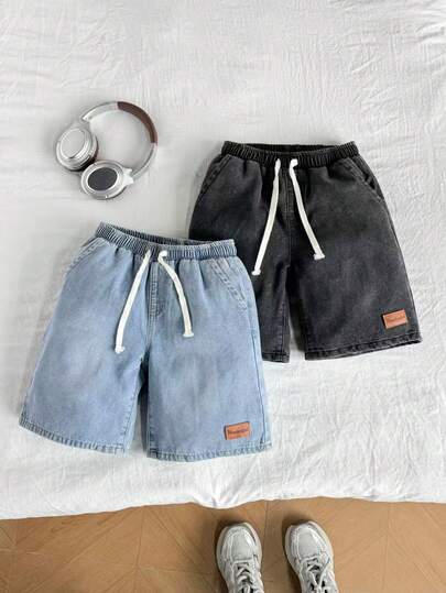 SHEIN 2Pcs Tween Boy Fashion Casual Vintage Cool Street Labeled Blue And Black Loose-Fitting Denim Shorts, 2-Piece Set For Kids Clothes Tween Boy Dailywear And Kids Spring To Summer Rave Outfits Festival And Outfits Streetwear Clothes