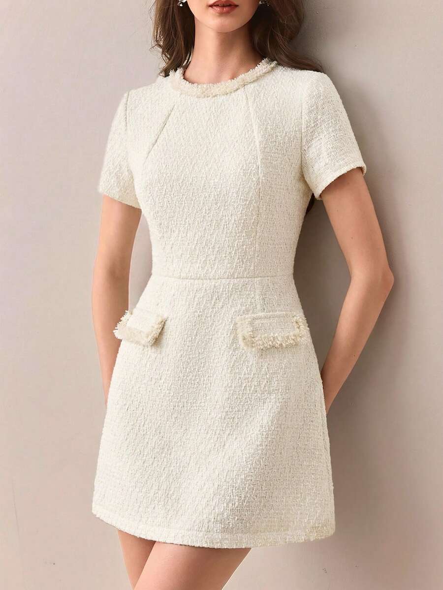 Aveloria Rosie 纯色斜纹软呢连衣裙，饰有缎带，圆领收腰，简约剪裁，显瘦，精致优雅，复古浪漫风格。短袖连衣裙 - 白色 - 查看 1