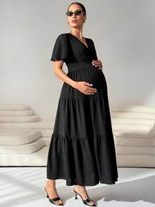 MaterniWear 孕妇纯色V领褶皱腰身优雅连衣裙，适合派对和日常穿着 - 黑色 - 查看 3