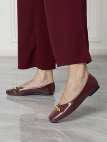 Sleekvia Women's Buckle Design Daily Travel Casual Shoes - Burgundy - View 4