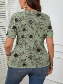 Comfylo Plus Size Women Floral Print Casual T-Shirt - Mint Green - View 2