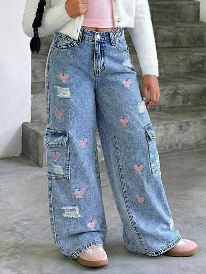 SHEIN Tween Girls' Denim Cargo Wide Leg Pants, Sweet & Cool Street Fashion Casual Sporty Style Recommended For School, Dates, Hangouts, Parties, Vacations. Black With Pink Heart & English Print, Side Pockets Design, Versatile Multi-Pocket Wide Leg Jeans Suitable For All Year Round