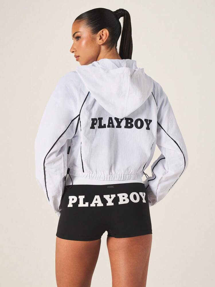Missguided x Playboy Giacca sportiva corta bianca riflettente con dettagli in contrasto nero e cappuccio, adatta per abbigliamento casual sportivo