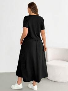 SHEIN Essnce 大尺碼女款黑色短版上衣與長裙兩件套，休閒，春/夏 - 黑色 - 查看 2