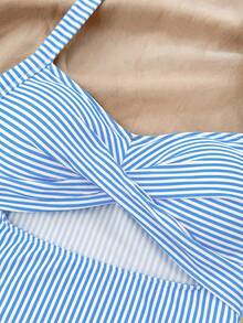 SHEIN 少女V领花卉金属扣系带白色纹理针织连体泳衣，度假沙滩装 - 藍白色 - 查看 5