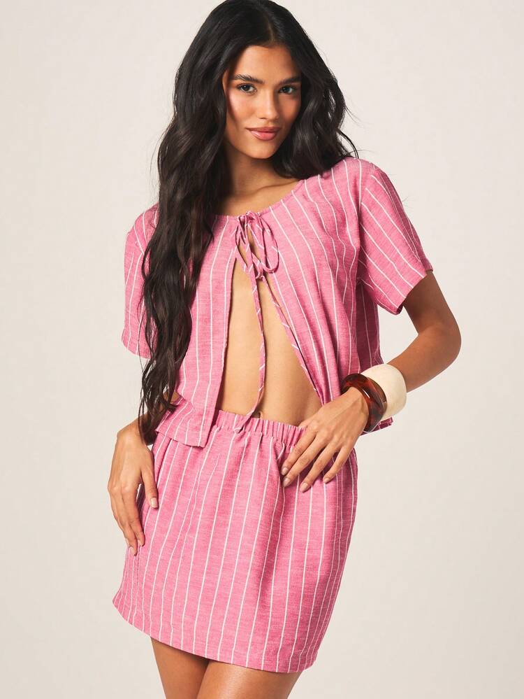 MISSGUIDED Set top con laccio frontale a righe e minigonna, completo casual estivo a due pezzi con maniche corte e collo tondo