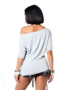 SUMWON WOMEN Parte superior con corte asimétrico, hombros descubiertos, flecos, gráfico "I Love Me" y lazos laterales, con efecto drapeado y sobredimensionado - Gris - Ver 2