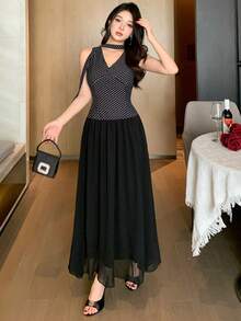 DAZY 女士波点V领无袖连衣裙，优雅修身显瘦 - 黑色 - 查看 4