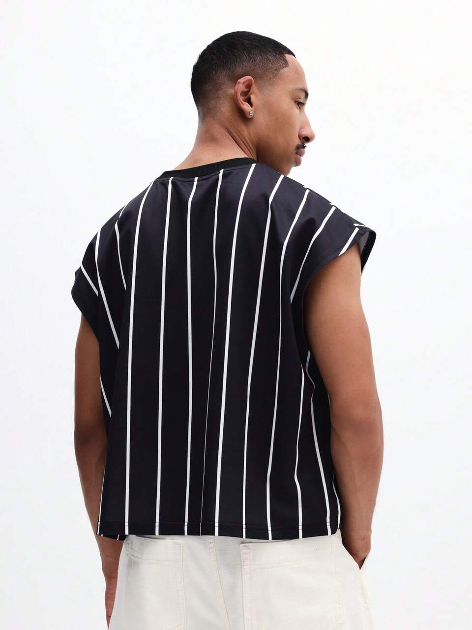 SUMWON Men's Sleeveless Striped Tank Top With Vertical White Lines On Black Base And Logo Detail, Mens Cutoff Shirt, Shirts Streetwear