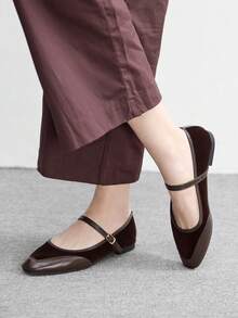 CUCCOO BIZCHIC 简约大方时尚百搭休闲通勤女式平底鞋 - 深咖啡色 - 查看 5