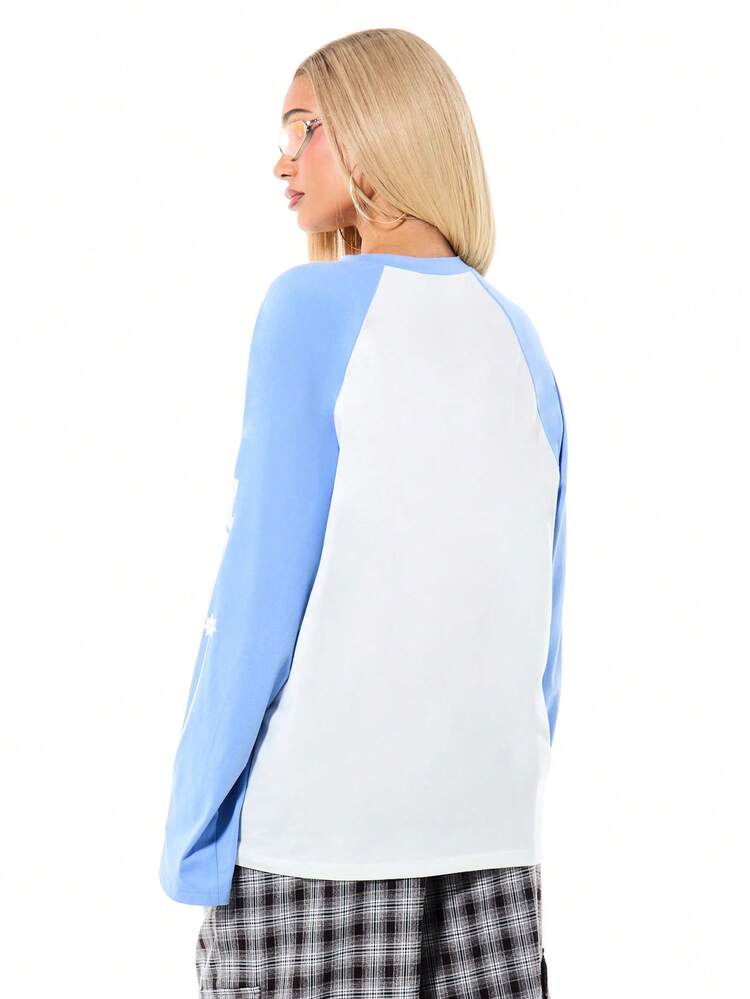 SUMWON WOMEN Camiseta raglan de manga comprida com blocos de cores e estampa de logotipo.