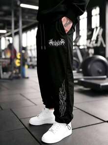 GymBeat 男士哥特印花抽绳腰带口袋运动裤 - 黑色 - 查看 3