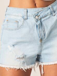 MISSGUIDED Quần short denim cạp cao rách rưới với gấu quần tua rua và các chi tiết rách, thích hợp cho các lễ hội mùa hè. - Rửa nhẹ - Xem 5