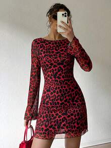 SHEIN EZwear 新款春夏时尚豹纹网纱迷你露背连衣裙，女士露背连衣裙，红色猎豹纹连衣裙，豹纹连衣裙，动物纹连衣裙，红色连衣裙，女士猎豹纹连衣裙，红色豹纹连衣裙，红黑连衣裙，女士长袖圆领露背连衣裙，女士连衣裙，女士红色连衣裙，豹纹长袖连衣裙，豹纹连衣裙 - 紅色 - 查看 4