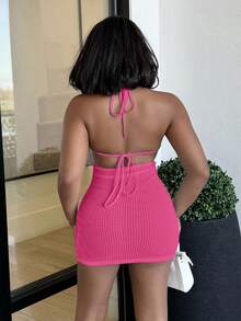 Alexandranx Vestido curto de crochê justo com decote halter e costas abertas em formato de pérola, ideal para festas. - Rosa Quente - Ver 2