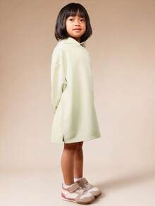 Đầm nỉ có mũ SUMWON cho bé gái, in chữ màu hồng, tay dài, kiểu dáng rộng rãi, dài đến đầu gối, thích hợp cho kỳ nghỉ. - Màu Khaki - Xem 3