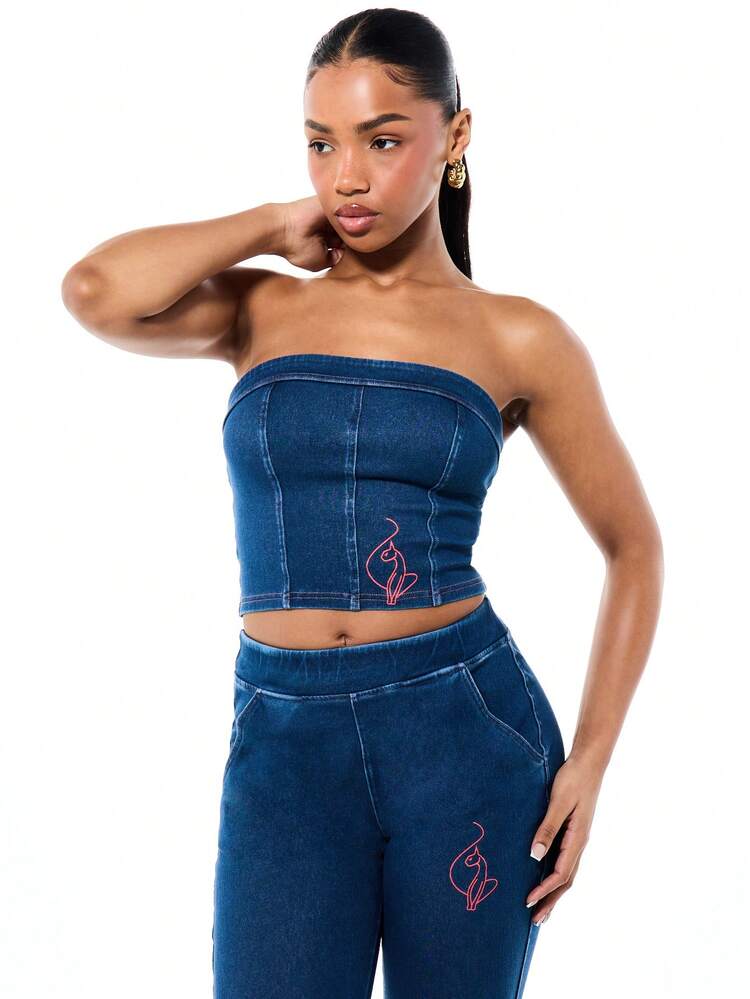 BABYPHAT Top Bandeau de Malha com Aparência Denim sem Alças com Bordado de Logo Rosa Cropped Ajustado de Verão