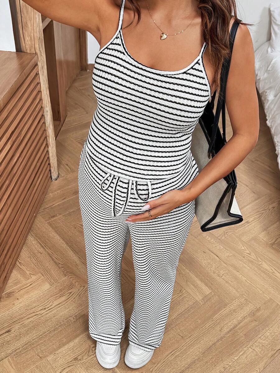 SHEIN 两件套孕妇休闲度假条纹印花吊带背心和可调节腰围裤子套装 - 黑與白 - 查看 1