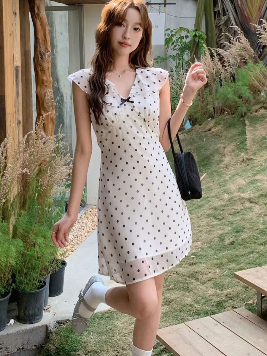 K-Vae 女士夏季新款V领波点荷叶边收腰短裙 - 彩色 - 查看 1