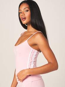 Missguided x Playboy Bluză tip camisol cu dungi laterale, roz deschis, cu decolteu larg, vară, modă casual, streetwear - Roz praf - Vizualizare 4