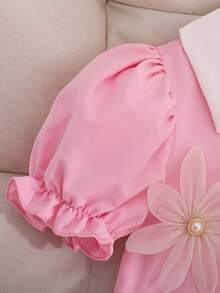 Neues Frühjahrs-/Sommerkleid mit schwarzem Kragen und Kurzarm für große Mädchen, dekoriert mit 5 dimensionalen Blumen auf der Brust, die einen kindlichen Charme und Niedlichkeit verleihen, insgesamt süßer und eleganter Stil, A-Linien Rock Design schafft Dynamik und Lebendigkeit, geeignet für tägliche Ausflüge, Aufführungen, Zusammenkünfte usw. - Pink - Übersicht 5