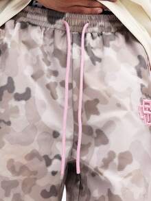 SUMWON 男士宽松迷彩印花篮球短裤，粉色侧条纹，抽绳腰带，夏季休闲街头风 - 棕色 - 查看 4