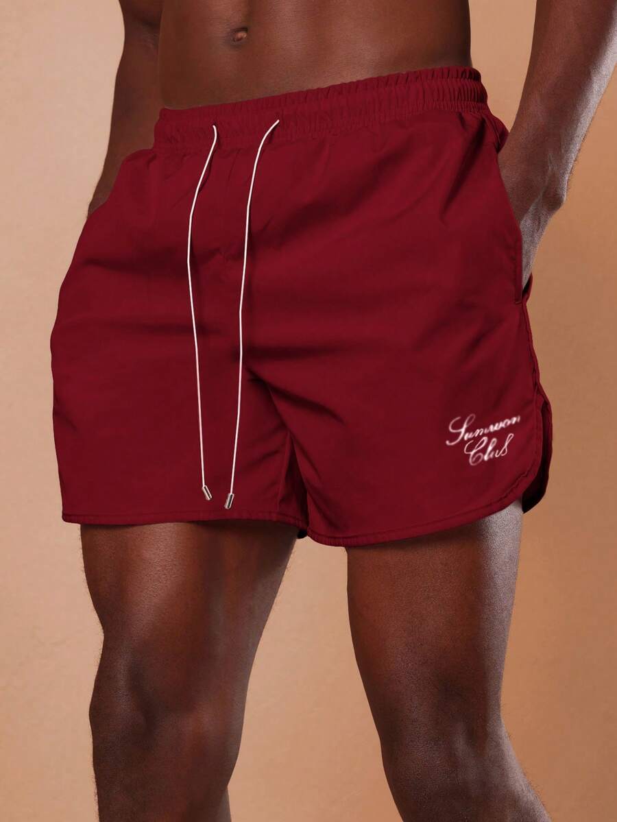 SUMWON Shorts de playa burdeos para hombres con cordón, ajuste regular, bajo curvo, traje de baño para vacaciones de verano - Rojo - Ver 1