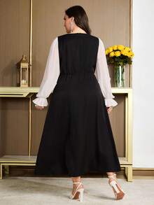 Modelyn Plus Size Women V-Neck Color Block Casual Daily Date Wear Dress - Black and White - View 2
