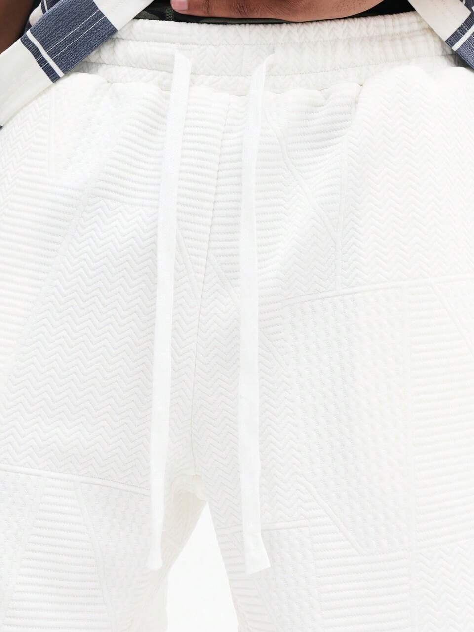 SUMWON Lässige Shorts mit Kordelzug und Logo-Branding, Regular Fit, knielange, Sommeralltagskleidung, weiße Shorts, Shorts, Sommer, weiße Sportshorts