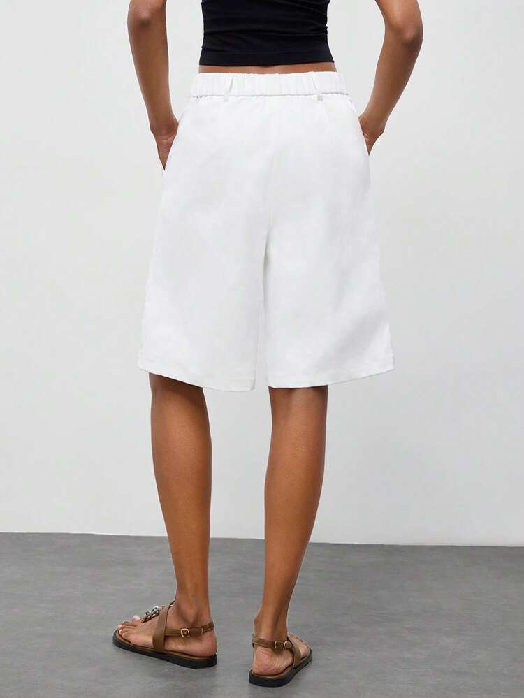 SHEIN Maija Women's Fashionable White Bermuda Shorts,Summer Casual Loose Pocket Shorts For Date,Modern Urban Style Asymmetrical Placket Graduation Party Outfit