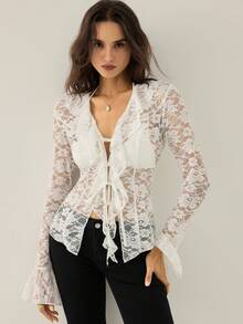 Rafferiza 女士夏季法式休闲纯粹欲望荷叶边V领长袖蝴蝶结腰身修身半透明高档蕾丝提花衬衫 - 白色 - 查看 4