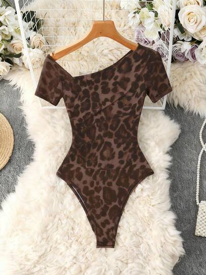 Franclia Spring/Summer Leopard Print Ruched Waist Sexy Slit Romper With Mesh Panel, Asymmetric Shoulder Design, Suitable For Beach Vacation