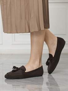 Sleekvia Giày lười nữ mũi tròn đế bằng da lộn màu đen thêu tua rua, giày slip-on thời trang thường ngày, đi làm và đi chơi, thích hợp cho dịp Giáng sinh. - màu nâu - Xem 3