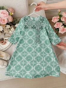 SHEIN 1 Pieza Vestido suelto de color morado claro con cuello de pétalo, lazo de diamante en el frente y estampado floral retro para niña bebé. Cómodo, casual y versátil, adecuado para fiestas de cumpleaños, fiestas de noche, actuaciones, bodas, bautizos, ceremonias de apertura, interior, exterior, diario, deportes, juegos, fiestas, fotos, vacaciones, festivales, apropiado para primavera, otoño e invierno - Multicolor - Ver 8