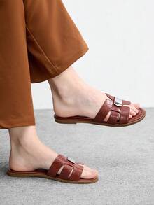 CUCCOO BIZCHIC Simple And Versatile Temperament Comfortable Fashion Generous Commuter Vacation Beach Flat Sandals - Rust Brown - View 1