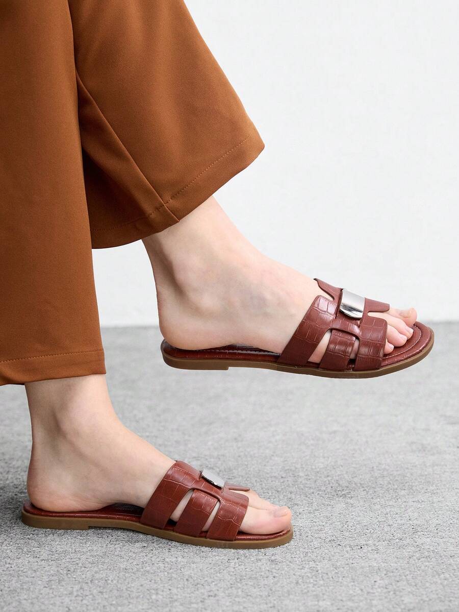CUCCOO BIZCHIC Simple And Versatile Temperament Comfortable Fashion Generous Commuter Vacation Beach Flat Sandals - Rust Brown - View 1