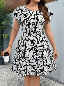 Reflora Plus Size Floral Print Casual Vacation Dress - Black and White - View 1